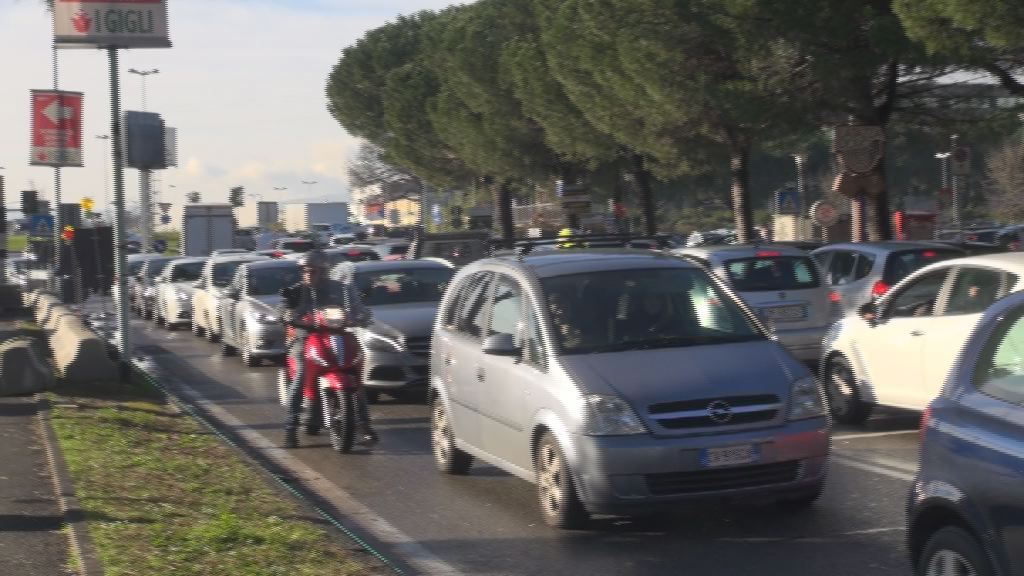 Viale della Repubblica in tilt per i lavori al Pecci | TV Prato
